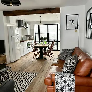  Holiday home Stunning 3 Bedroom & 2 Bathroom With Patio United Kingdom